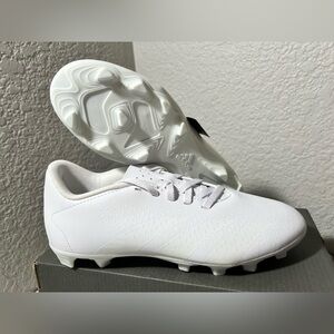 Adidas Predator Accuracy 4 FxG Kids Soccer‎ Cleats white size 4.5 style FZ6109